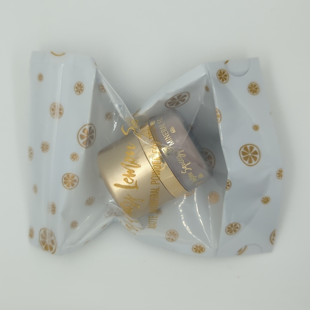 Easy Peasy Lemon Squeeze Matte Mineral Powder Foundation (Medium)